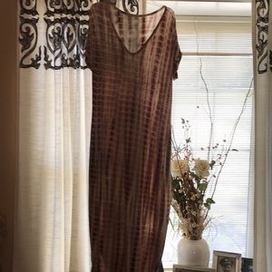 Long tan and white tie dye maxi dress